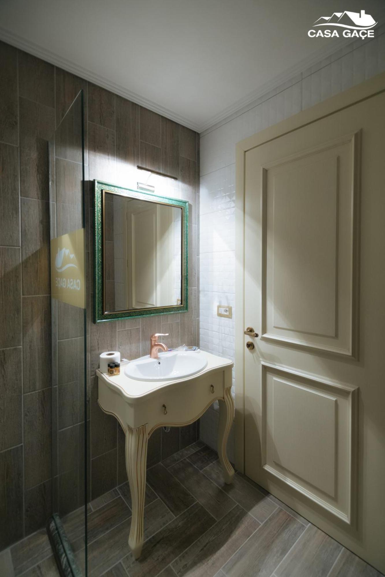 Casa Gaçe Hotel Korce Quarto foto